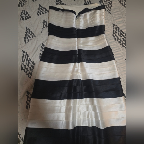 BCBG womens size 2 strapless floor length black and white layered gown - Picture 7 of 9